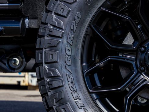 New 2025 Ford Bronco Badlands image 25