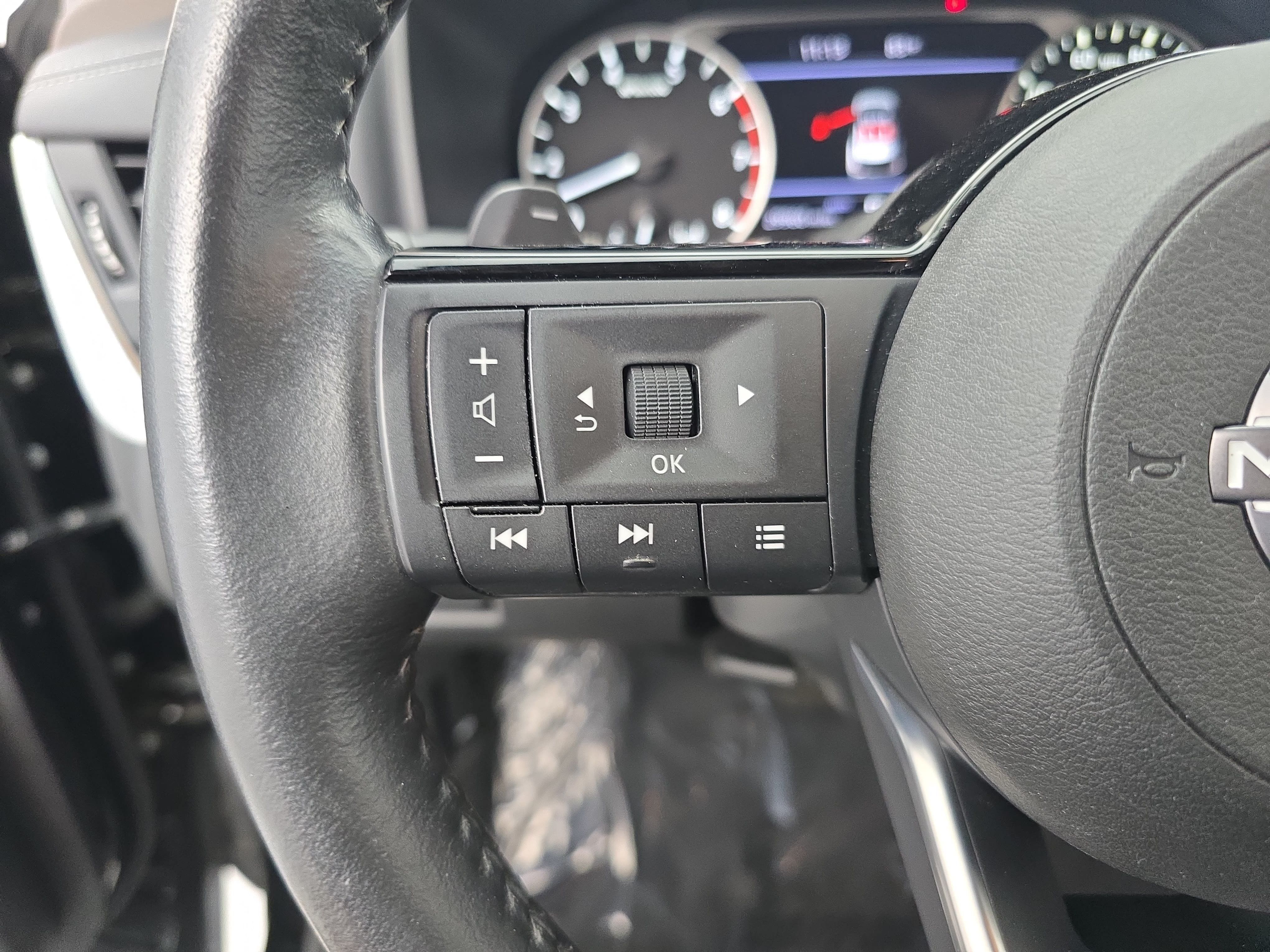 Certified 2023 Nissan Rogue SV w/ SV Premium B Package AWD/4WD image 17