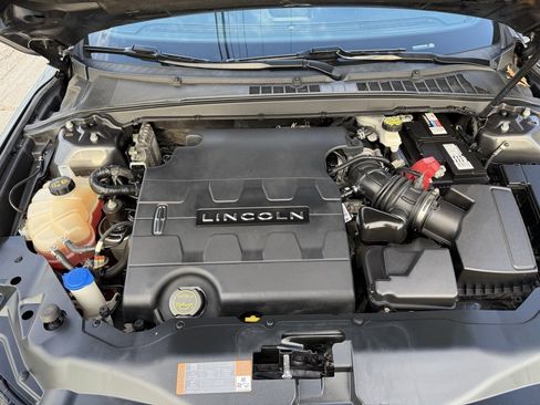 Used 2017 Lincoln Continental Select w/ Climate Package image 19