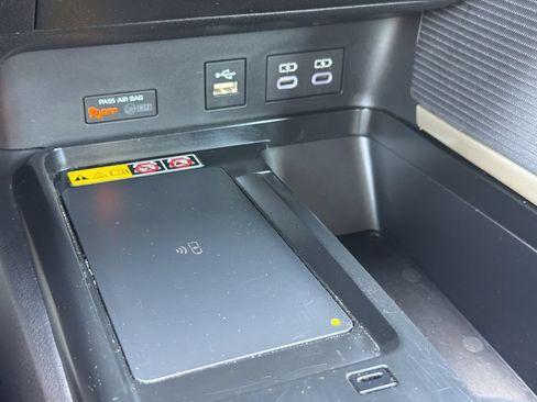 Used 2025 Toyota Camry SE FWD image 24