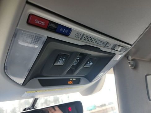 Used 2019 Subaru Forester Touring image 11