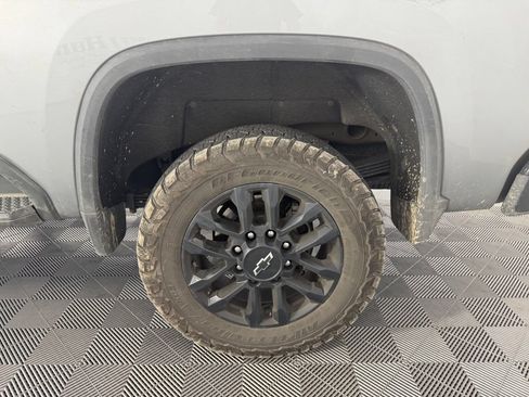 Used 2025 Chevrolet Silverado 2500 LT w/ Trail Boss Package AWD/4WD image 13