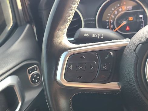 Used 2018 Jeep Wrangler Unlimited Sahara w/ Uconnect 4C Nav & Sound Group AWD/4WD image 17