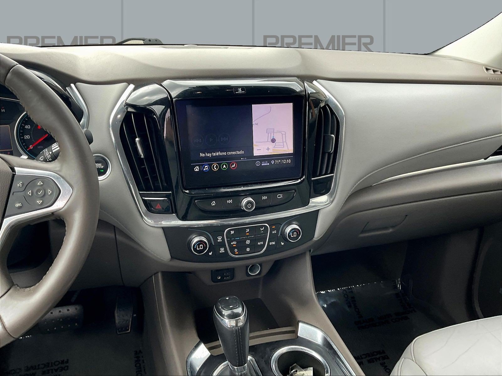 Used 2020 Chevrolet Traverse LT w/ LT Premium Package FWD image 11