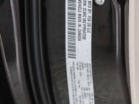 Used 2023 Chrysler Pacifica Touring-L FWD image 33