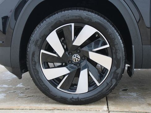 New 2026 Volkswagen Atlas Cross Sport SEL AWD/4WD image 23