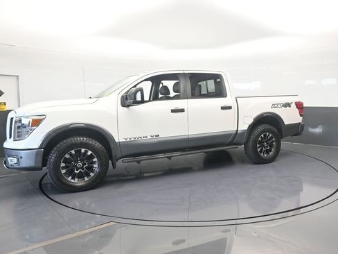 Used 2018 Nissan Titan PRO-4X w/ Pro-4x Convenience Package image 2