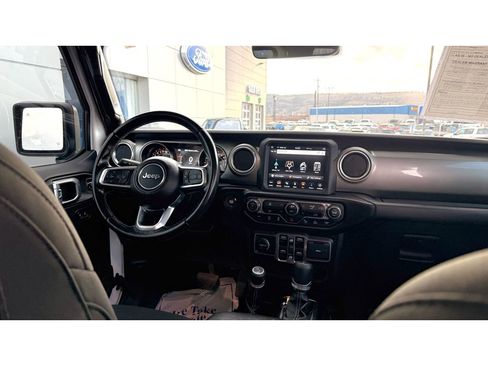 Used 2020 Jeep Gladiator Overland image 16