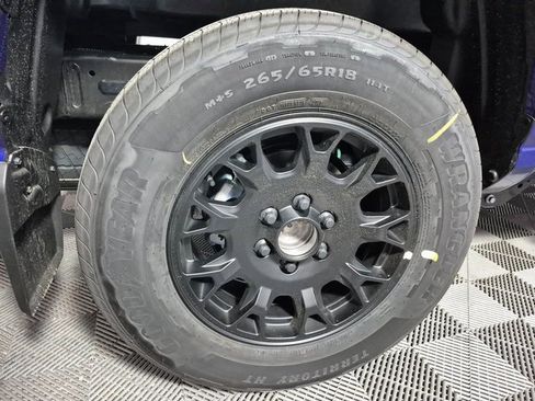 New 2025 Toyota Tacoma SR5 image 10