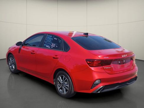 Used 2024 Kia Forte LXS w/ LXS Technology Package FWD image 5