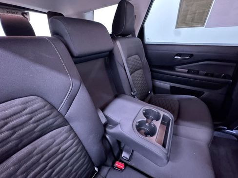 Used 2022 Nissan Pathfinder SV AWD/4WD image 40