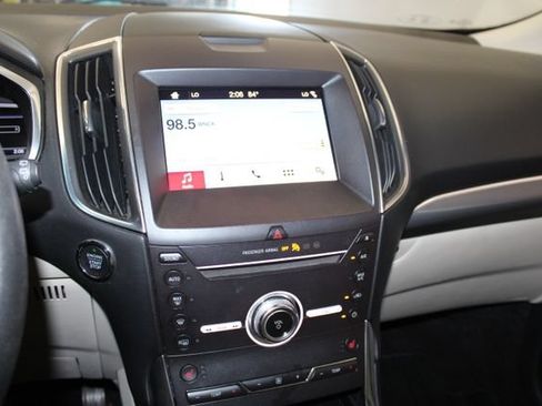 Used 2019 Ford Edge Titanium w/ Cold Weather Package FWD image 7