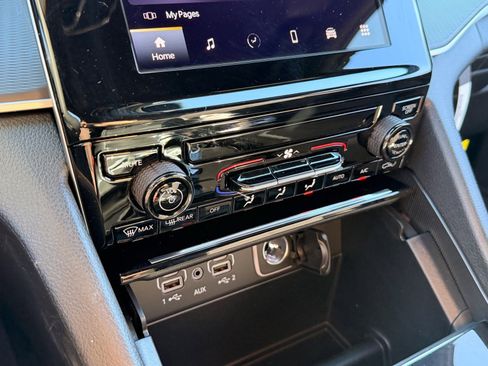 New 2026 Jeep Grand Cherokee Laredo AWD/4WD image 15