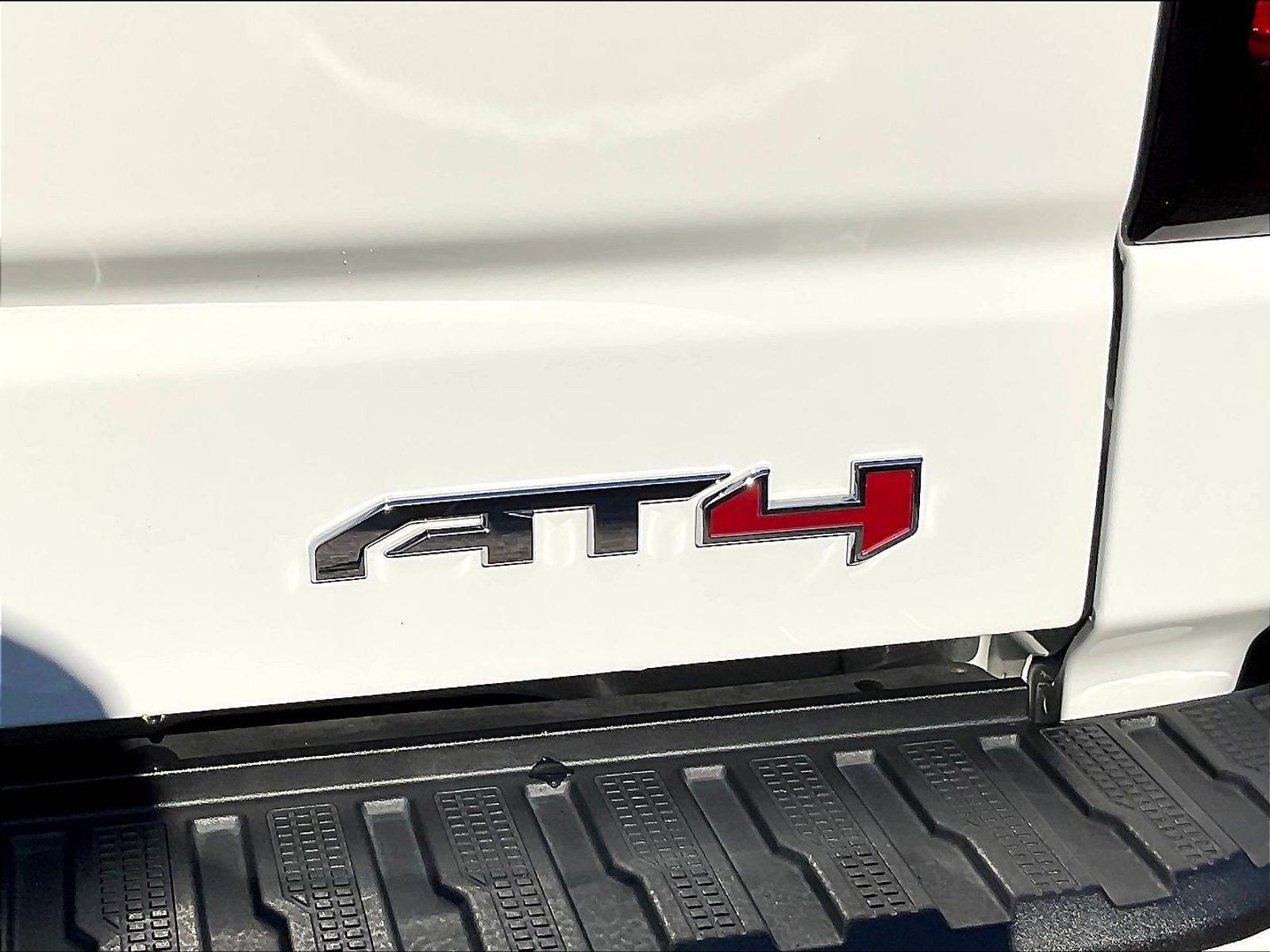 Used 2024 GMC Sierra 1500 AT4 w/ Technology Package AWD/4WD image 26