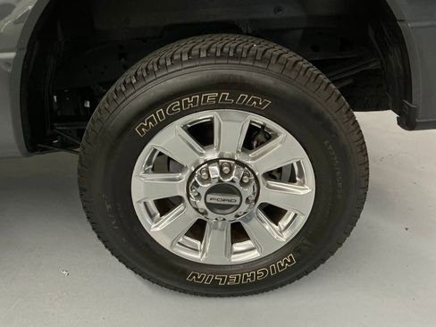 Used 2020 Ford F250 Platinum w/ FX4 Off-Road Package image 29