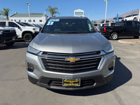 Used 2023 Chevrolet Traverse LT image 3