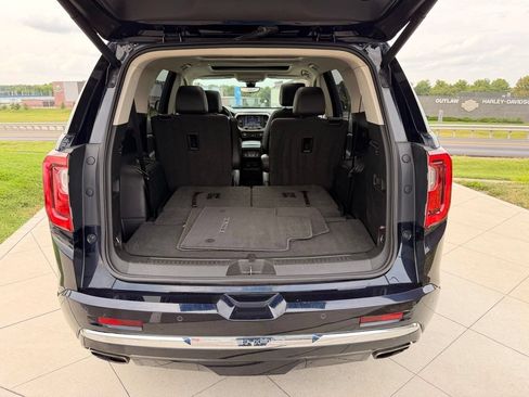 Used 2021 GMC Acadia Denali w/ Denali Technology Package FWD image 36