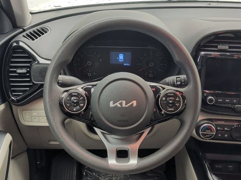 Used 2022 Kia Soul S FWD image 18