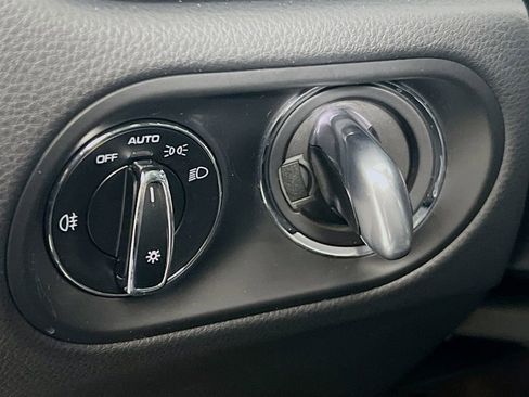 Certified 2023 Porsche Macan S image 11