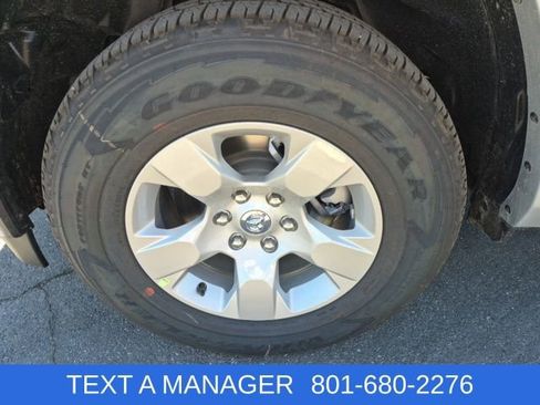 New 2026 RAM 1500 4x4 Crew Cab image 9