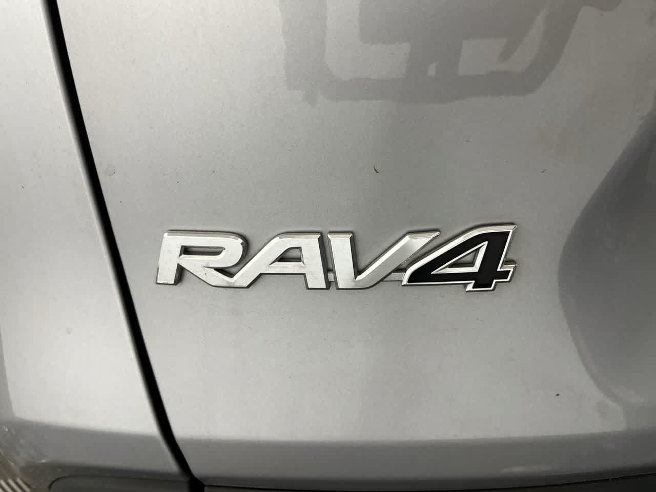 Used 2024 Toyota RAV4 XLE w/ Convenience Package AWD/4WD image 11