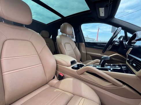 Used 2019 Porsche Cayenne image 42