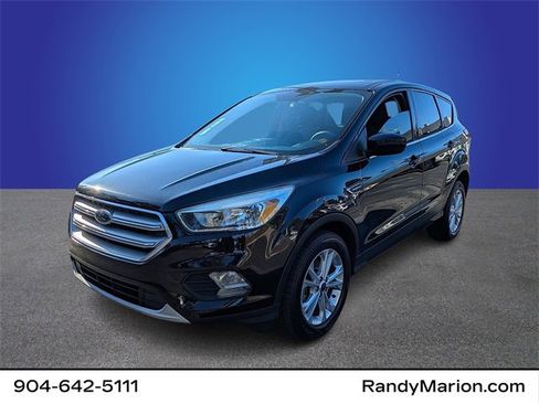 Used 2019 Ford Escape SE image 1