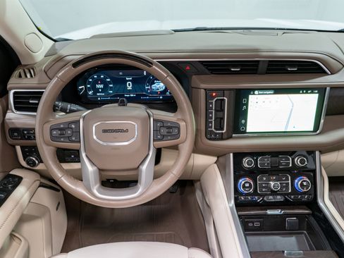 Used 2023 GMC Yukon XL Denali w/ Denali Reserve Package image 12