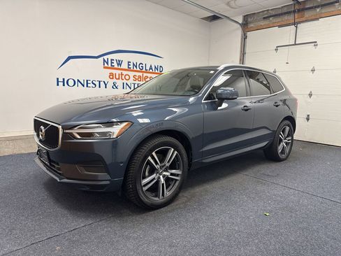 Used 2019 Volvo XC60 T5 Momentum w/ Premium Package AWD/4WD image 1