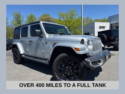 Used 2023 Jeep Wrangler Unlimited Sahara AWD/4WD image 1