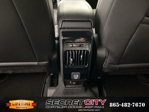 New 2026 Jeep Compass Latitude image 26