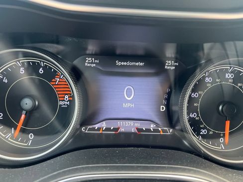 Used 2019 Jeep Cherokee Trailhawk w/ Cold Weather Group AWD/4WD image 21