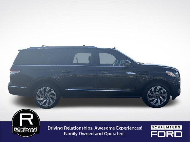 Used 2023 Lincoln Navigator L Reserve AWD/4WD image 11