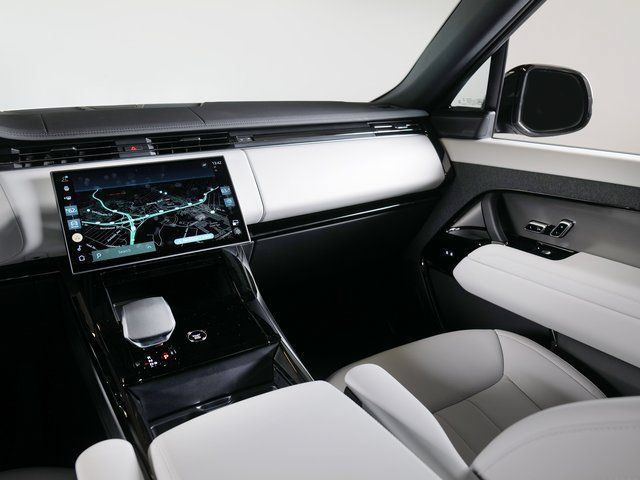 New 2026 Land Rover Range Rover Sport SE AWD/4WD image 16