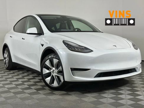Used 2023 Tesla Model Y Long Range AWD/4WD image 1