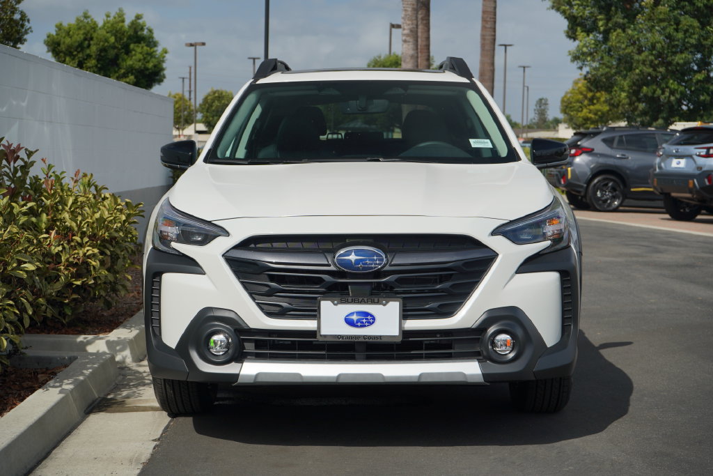 Used 2025 Subaru Outback Limited AWD/4WD image 5