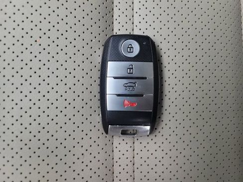 Used 2018 Kia Sorento EX image 32