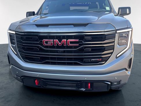 Used 2024 GMC Sierra 1500 AT4 w/ Technology Package image 2