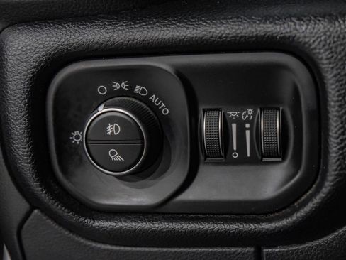 Used 2021 RAM 1500 Laramie image 28