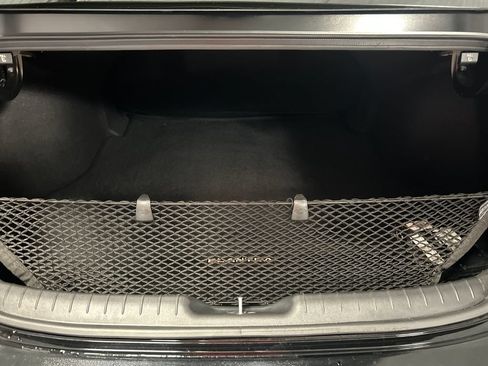 Used 2026 Hyundai Elantra SE FWD image 20