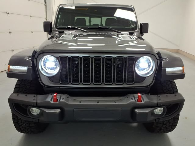 Used 2025 Jeep Gladiator Rubicon w/ Convenience Group AWD/4WD image 8
