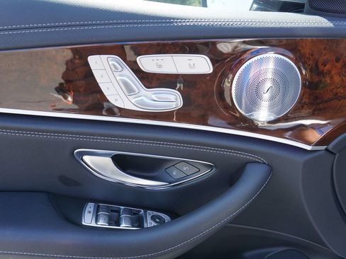 Used 2017 Mercedes-Benz E 300 4MATIC image 10