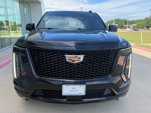 Used 2025 Cadillac Escalade Sport Platinum AWD/4WD image 7