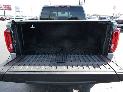 Used 2025 GMC Sierra 1500 AT4 w/ AT4 Premium Package AWD/4WD image 19