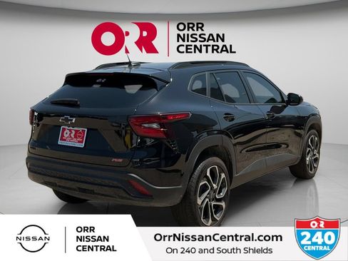 Used 2025 Chevrolet Trax RS w/ Driver Confidence Package FWD image 5