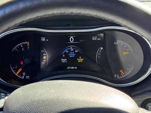 Used 2022 Jeep Grand Cherokee Laredo X image 18