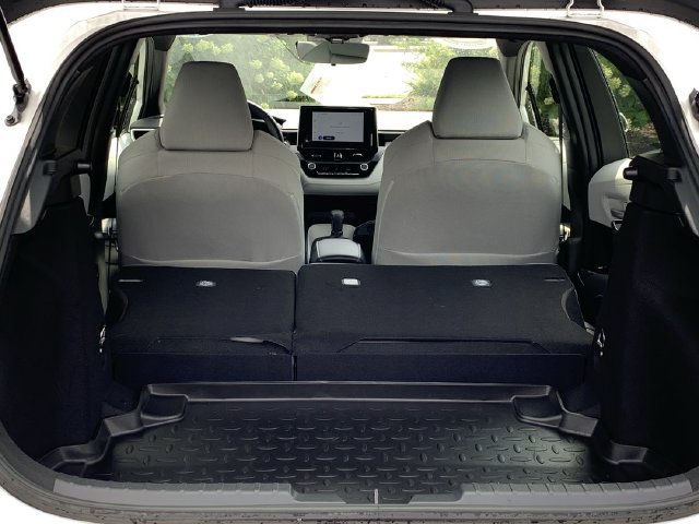 Used 2025 Toyota Corolla SE FWD image 39