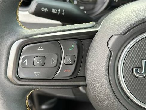 Used 2024 Jeep Wrangler Unlimited w/ Convenience Group image 11