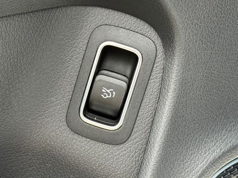 Used 2023 Mercedes-Benz CLA 250 image 23