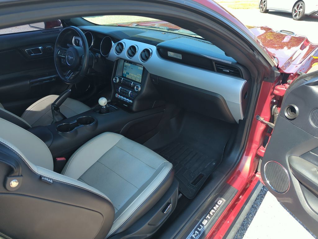 Used 2016 Ford Mustang GT Premium w/ Equipment Group 401A RWD image 27